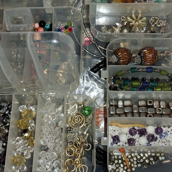 Crafter Beader Jewelry Maker's Big Bundle o' Inspiration - Picture 5 of 13